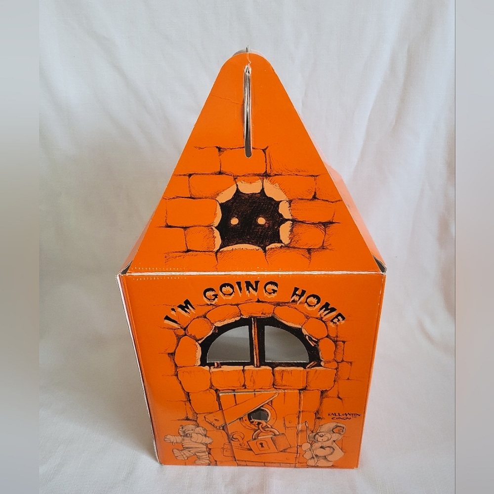 1999 Halloween Build•A•Bear Box with Great Graphics and Details. Great Decor